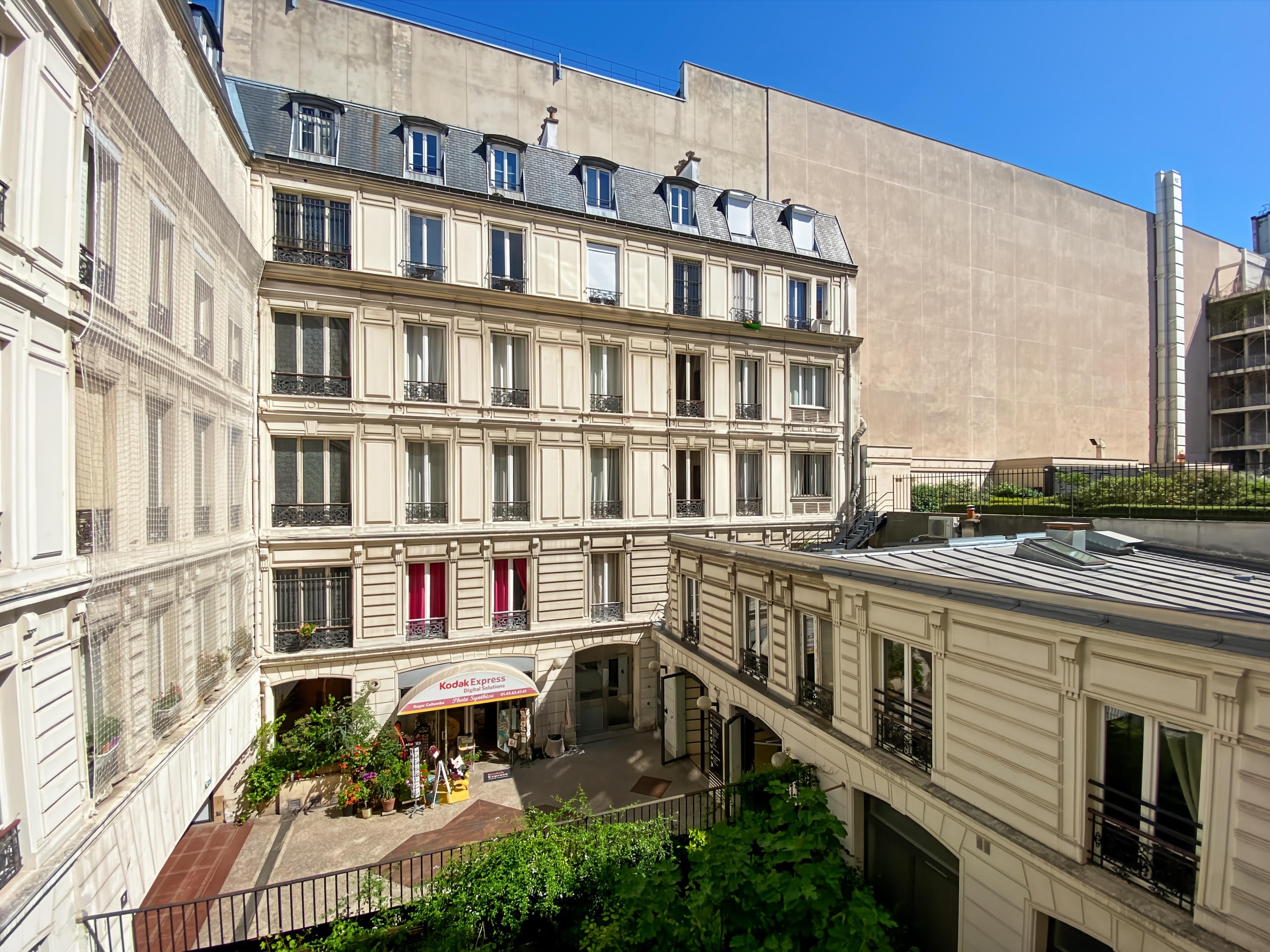 Photo 1 de 3 734 027